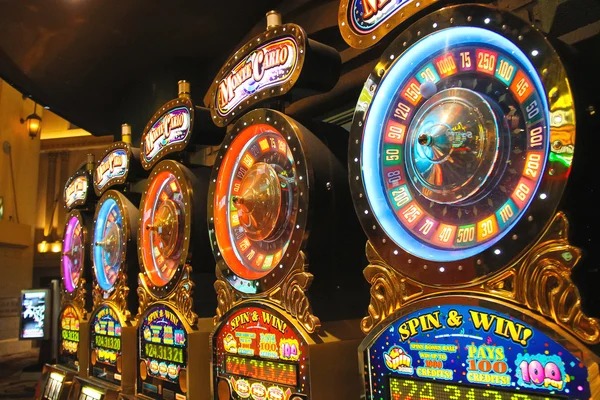 odengtoto mobile app interface showing sportsbook and live-dealer options